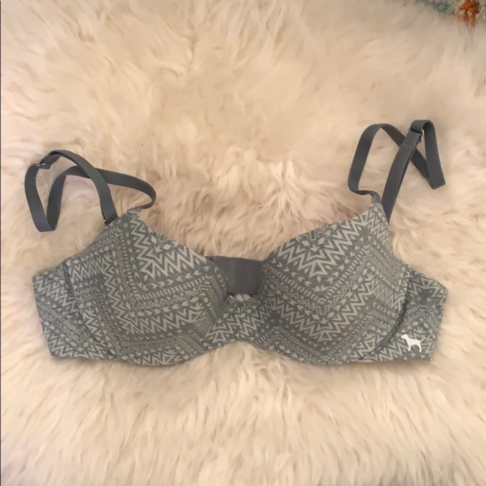 VS Pink 32A Bra Light Lift